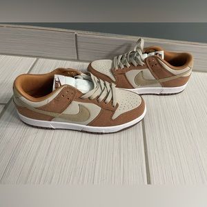 Women’s Nike tennis shoes from DHGate.  Brand new!! Size 8